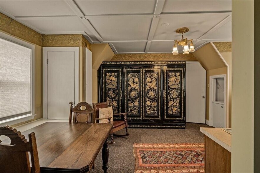 More Photos Of 809 Hall St, Saint Joseph Hospitality For Sale