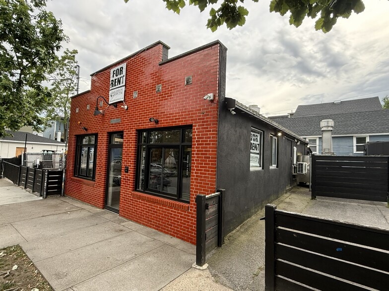 More Photos Of 146 Ives St, Providence Restaurant For Lease