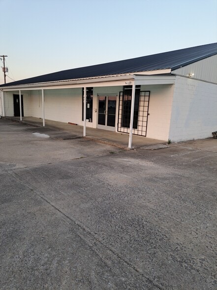 More Photos Of 6301 S York Hwy, Clarkrange Mixed Retail For Lease