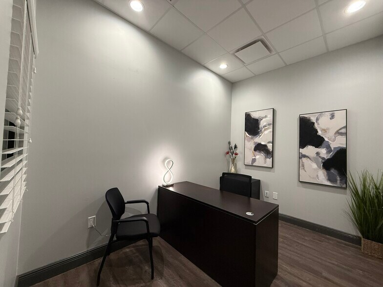 More Photos Of 952 International Pky, Lake Mary Office Residential For Lease