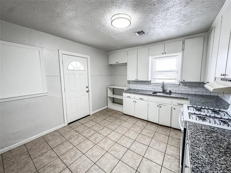 More Photos Of 2528 W I 44 Service Rd, Oklahoma City Specialty For Sale