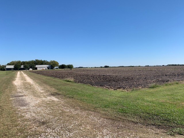 More Photos Of 80 County Ln, Lockhart Warehouse For Sale