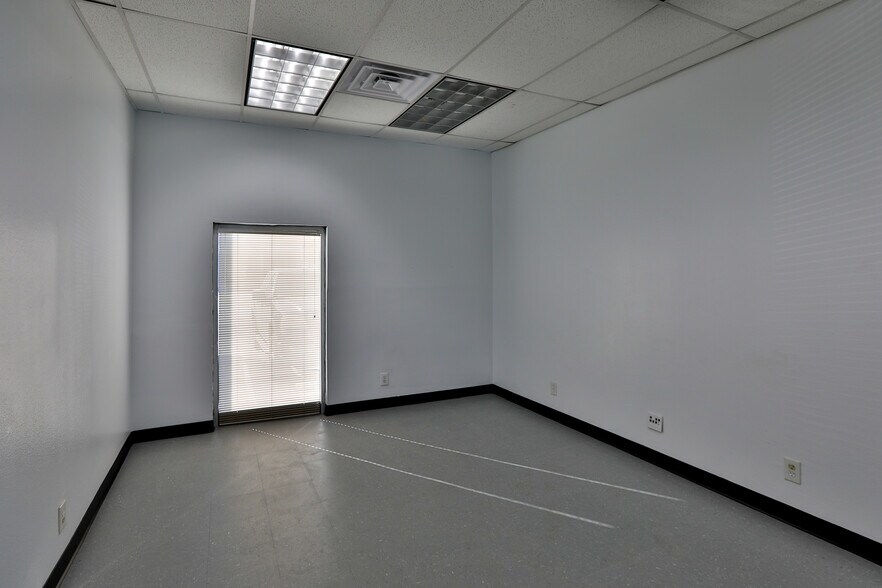 More Photos Of 4728 Goldfield, San Antonio Unknown For Lease