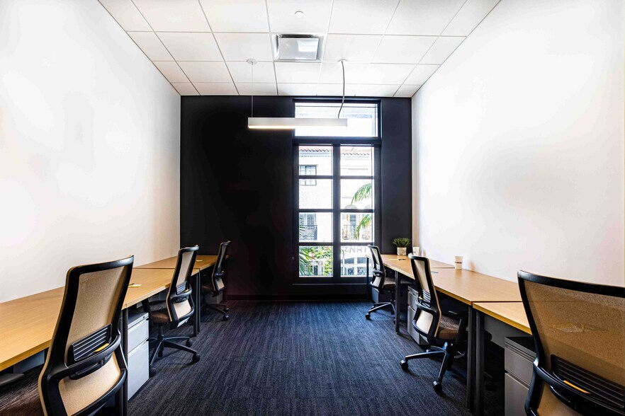 More Photos Of 700 S Rosemary Ave, West Palm Beach Coworking Space