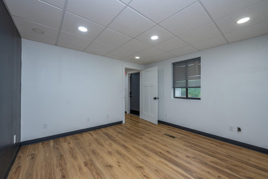 More Photos Of 3830-3824-M-139 Saint Joseph, MI 49085, Saint Joseph Medical For Sale
