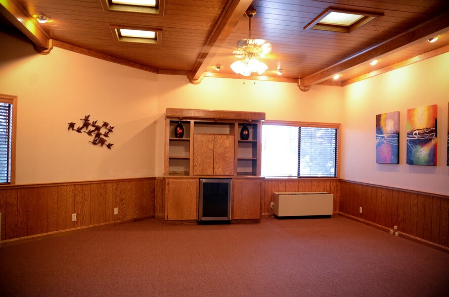 More Photos Of 1510 Poole Blvd, Yuba City Office For Lease