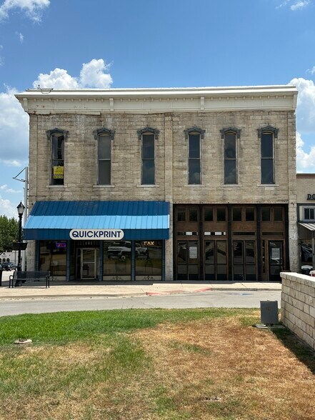 More Photos Of 101 College Ave, Weatherford Storefront Retail Office For Sale