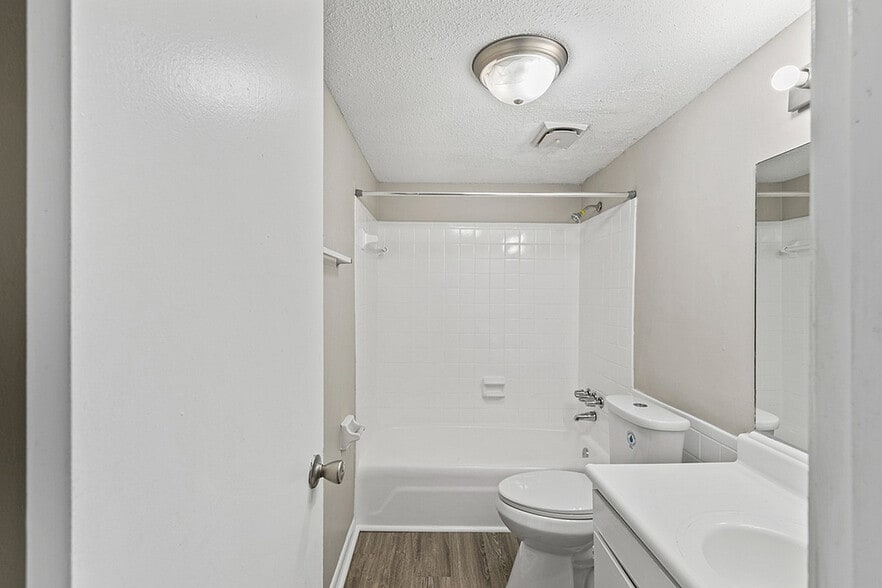More Photos Of 107 Sterling Ct NW, Center Point Apartments For Sale