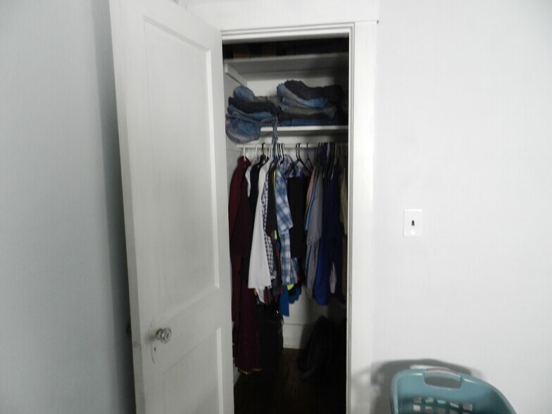 More Photos Of 104 Challis St, Salmon Warehouse For Sale