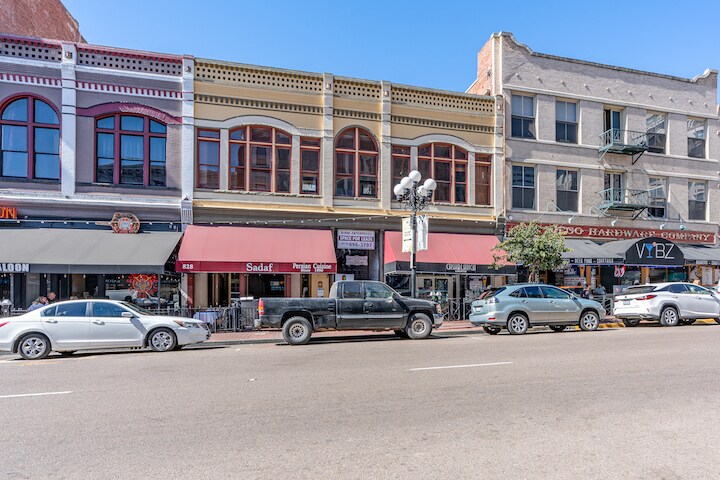 More Photos Of 826-836 5th Ave, San Diego General Retail For Sale