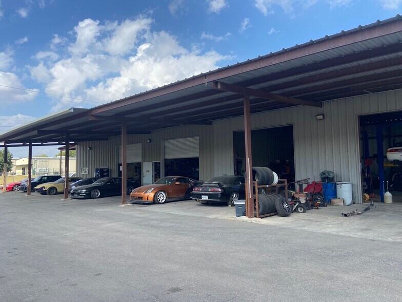 More Photos Of 9402 Converse Business Ln, Converse Warehouse For Lease