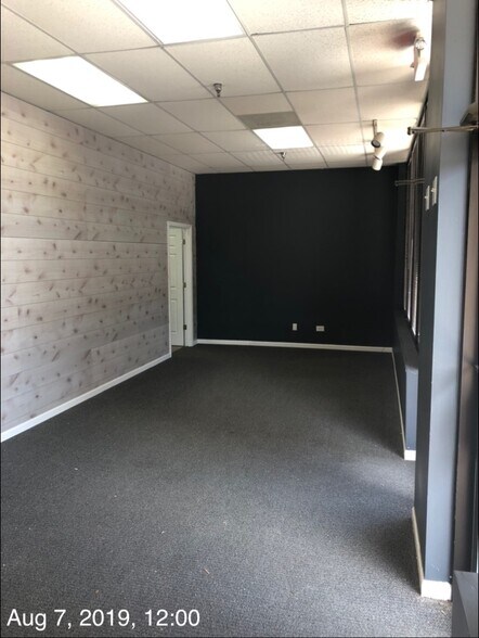 More Photos Of 820 Wheeling Rd, Wheeling Unknown For Lease