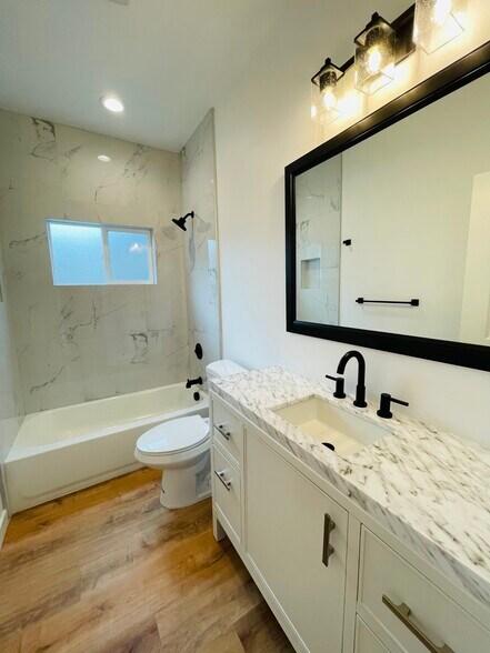 More Photos Of 6737-43 Thomson Ct, San Diego Apartments For Sale