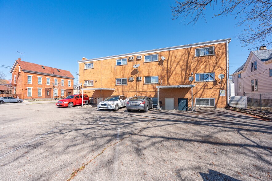 More Photos Of 325 Pike St, Reading Apartments For Sale