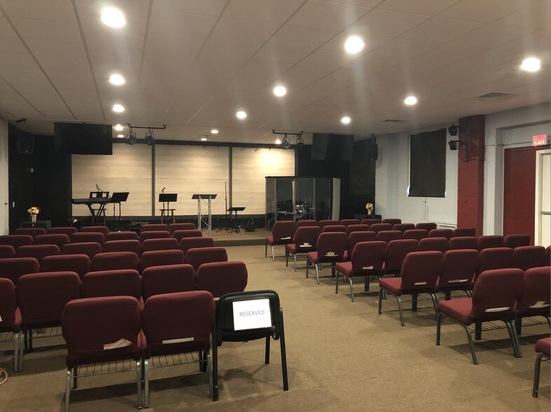 More Photos Of 808 N Union St, Wilmington Religious Facility For Lease