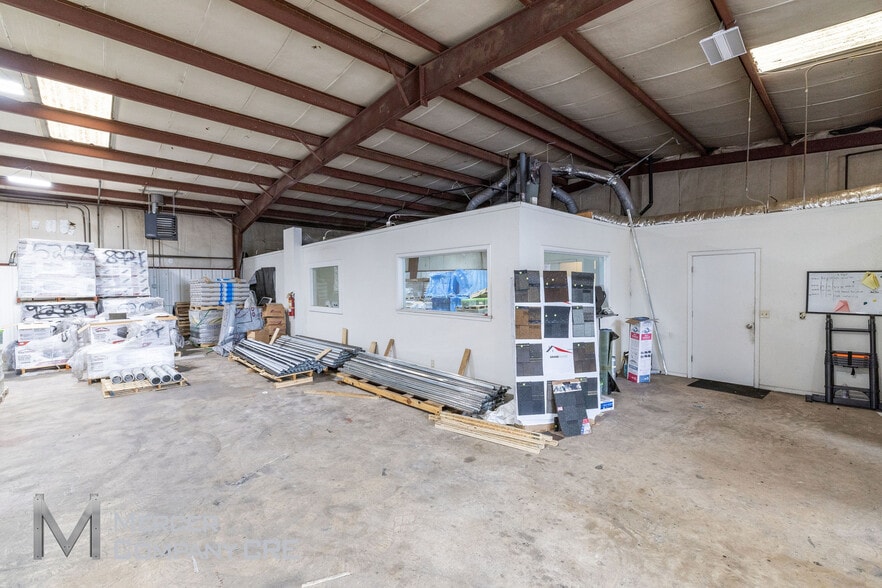 More Photos Of 2100 S I 35 Service Rd, Oklahoma City Warehouse For Lease
