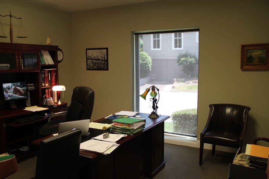 More Photos Of 305 Pierce Ave, Macon-Bibb Office Residential For Lease