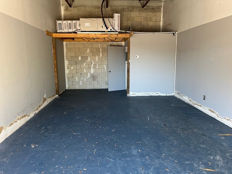 More Photos Of 4155 Dow Rd, Melbourne Unknown For Lease