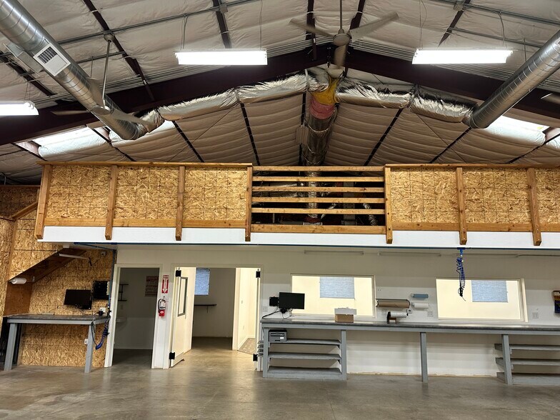 More Photos Of 1115 Ewald Ct, Paradise Manufacturing For Lease