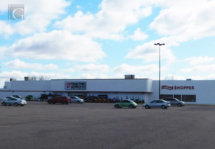 More Photos Of 301 N Us Highway 131, Three Rivers Freestanding For Sale