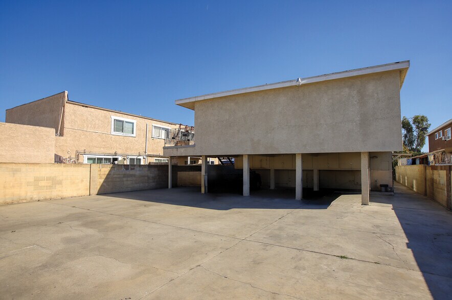 More Photos Of 12155 Pine St, Norwalk Apartments For Sale