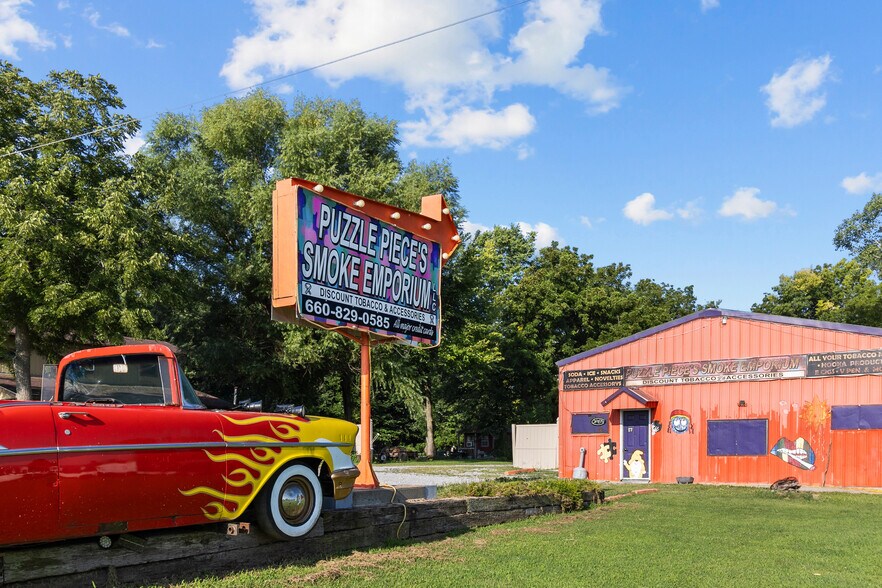 More Photos Of 1420 Highway M, Sedalia Service Station For Sale