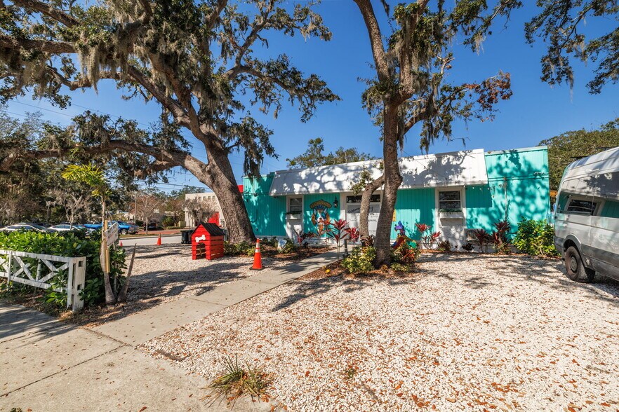 More Photos Of 132 7th Ave S, Safety Harbor Restaurant For Sale