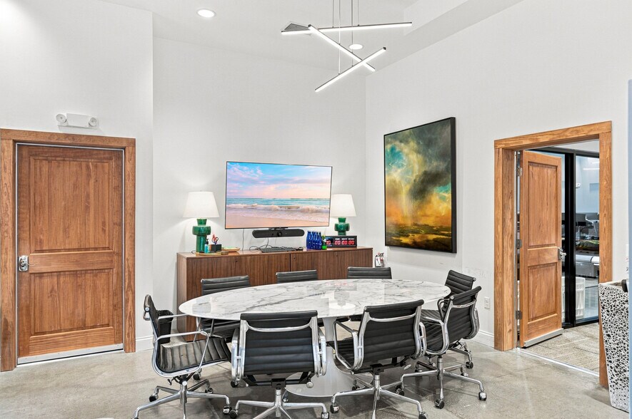 More Photos Of 4030 S Pipkin Rd, Lakeland Flex For Sale