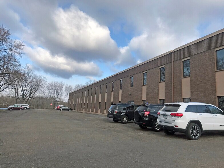 More Photos Of 1310 E Highway 96, White Bear Lake Medical For Lease