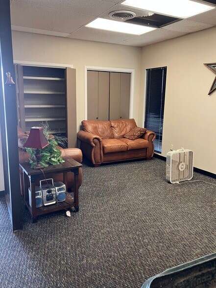 More Photos Of 3218 N Quincy St, Plainview Office For Sale