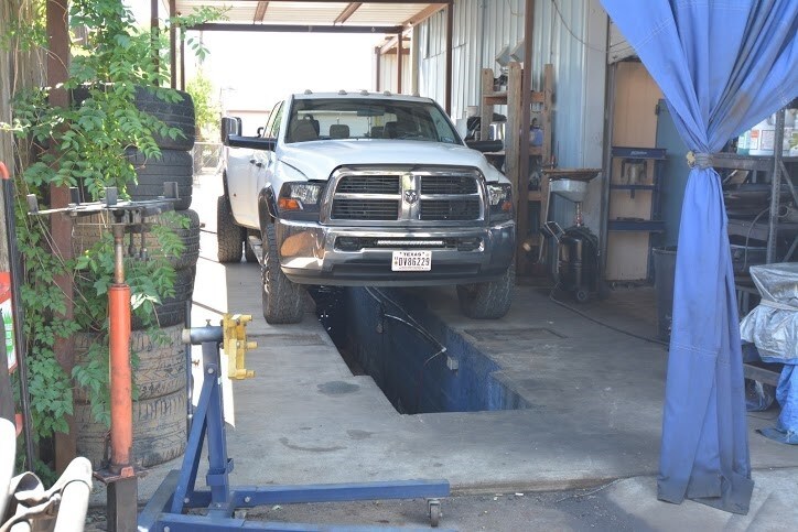 More Photos Of 8921 Daffodil Ave, Houston Auto Repair For Lease