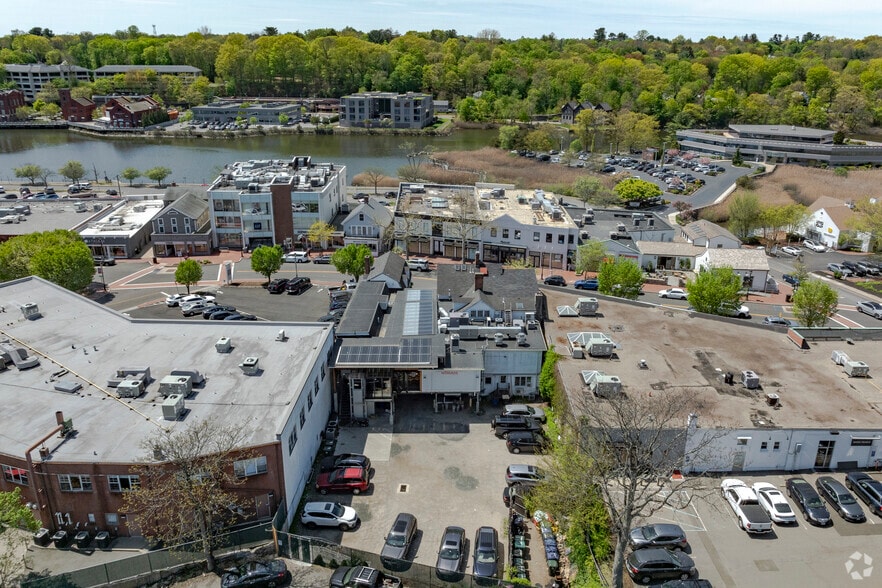 More Photos Of 146-154 Main St, Westport Freestanding For Lease