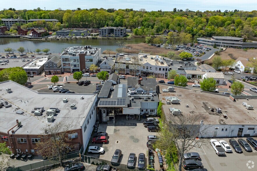 More Photos Of 146-154 Main St, Westport Freestanding For Lease