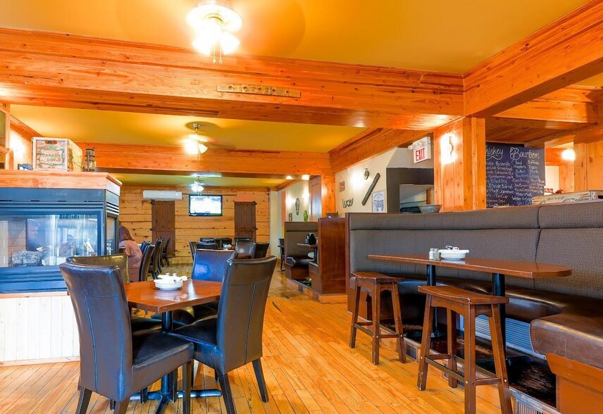 More Photos Of 106 Lakeport Rd, St Catharines Restaurant For Sale