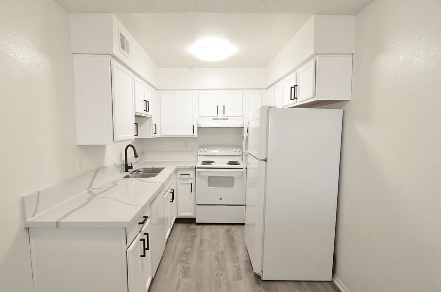 More Photos Of 3801 N 23rd Dr, Phoenix Apartments For Sale