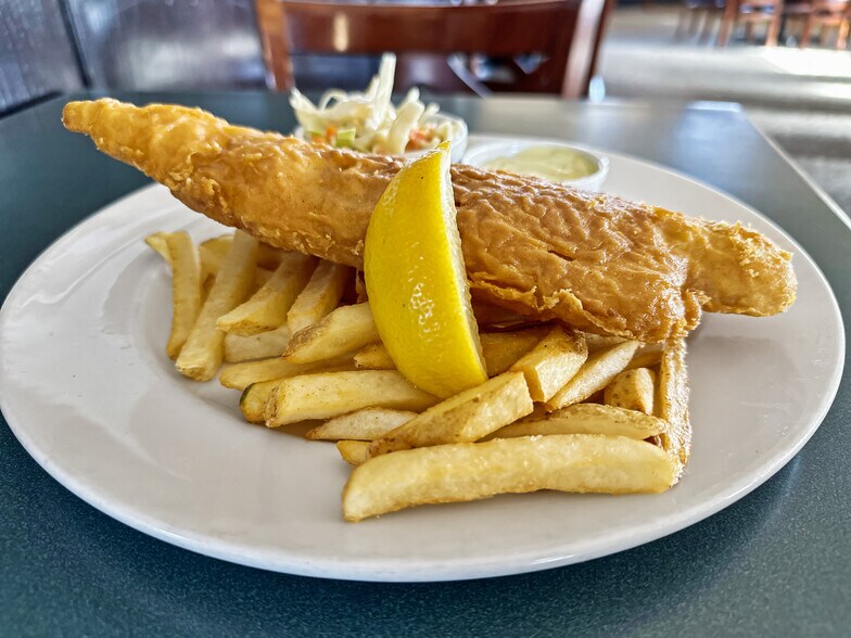 More Photos Of 1916 10th Av, Spruce View Restaurant For Sale