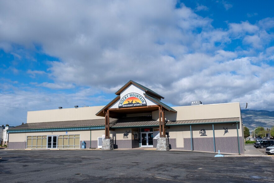 Primary Photo Of 1526 Rumsey Ave, Cody Freestanding For Sale