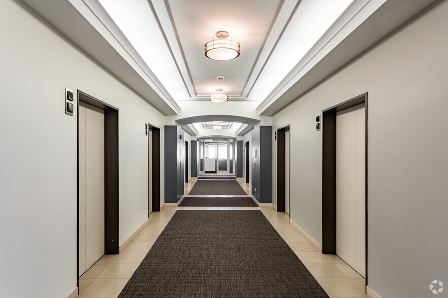 More Photos Of 875 N Michigan Ave, Chicago Coworking Space