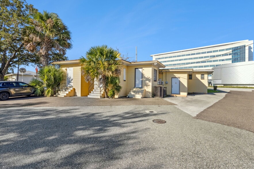More Photos Of 1231 Lakeland Hills Blvd, Lakeland Freestanding For Sale