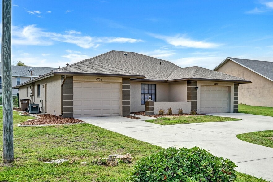 More Photos Of 4707 SW 8th Pl, Cape Coral Apartments For Sale