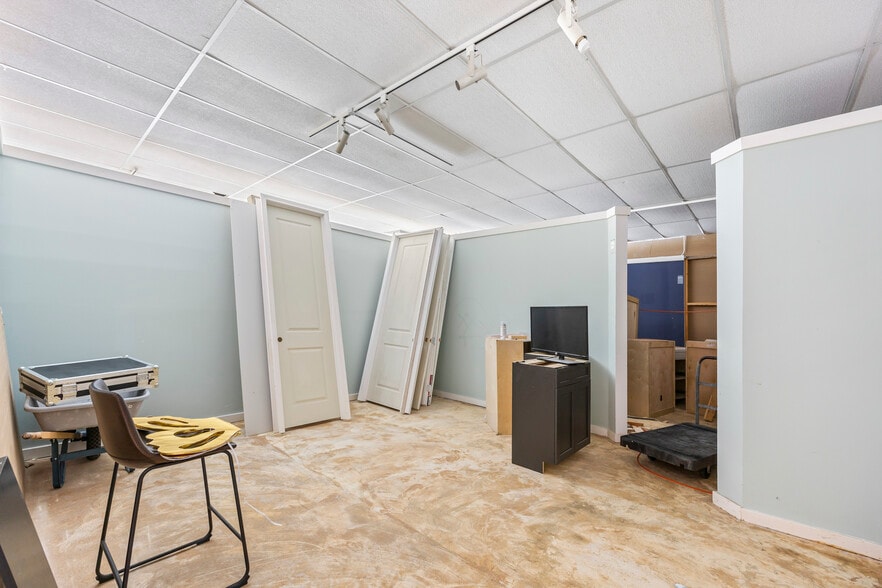 More Photos Of 2705 N Harbor City Blvd, Melbourne Freestanding For Sale
