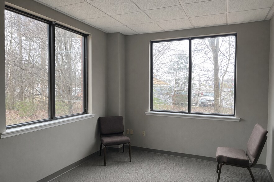 More Photos Of 37 Sandstone Cir, Jackson Medical For Lease