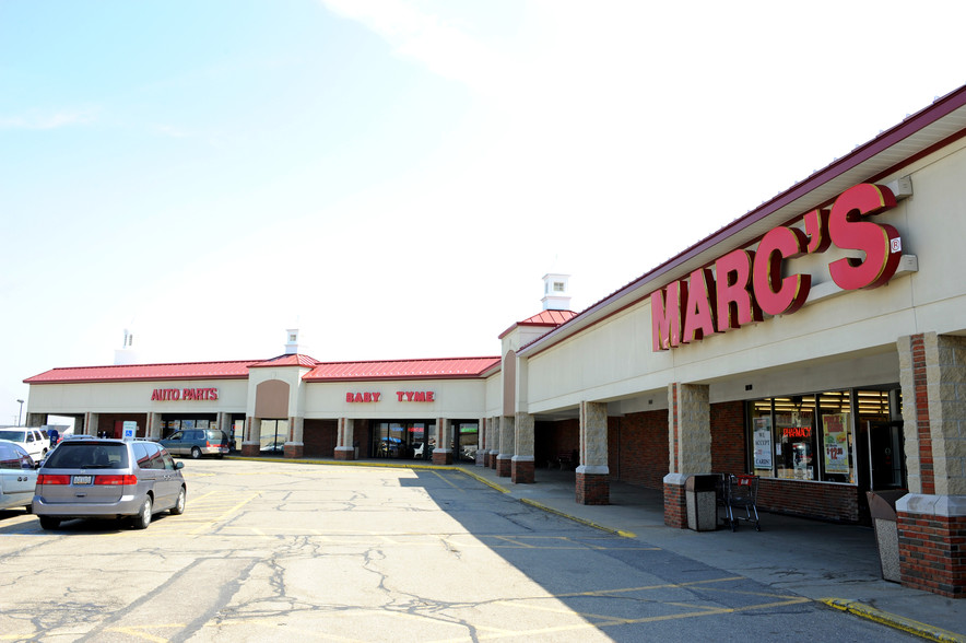 Primary Photo Of 808-908 W Maple St, Hartville Storefront Retail Office For Lease