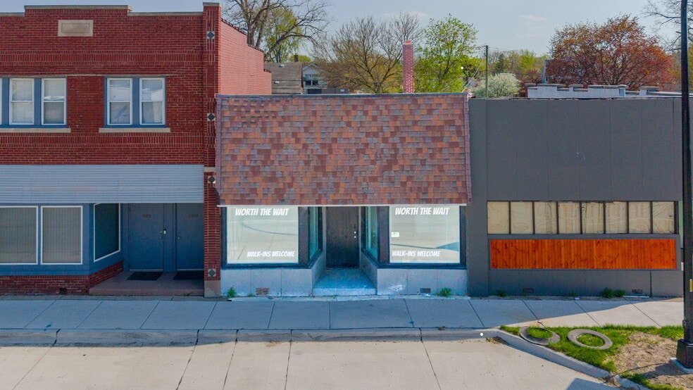 More Photos Of 16906 E Nine Mile Rd, Eastpointe Storefront For Sale