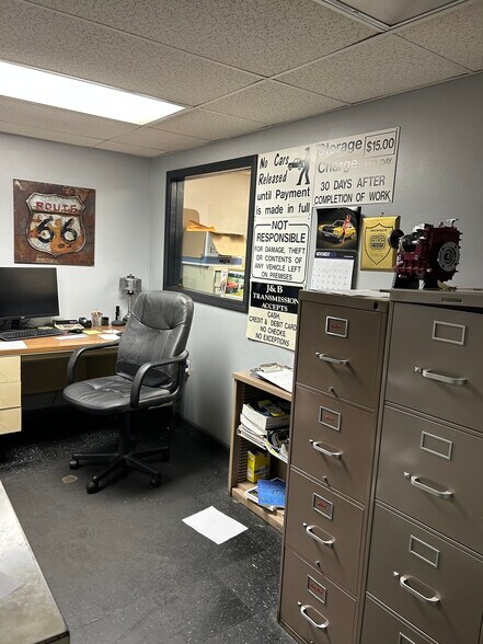 More Photos Of 2547 Valley St, Dayton Auto Repair For Sale