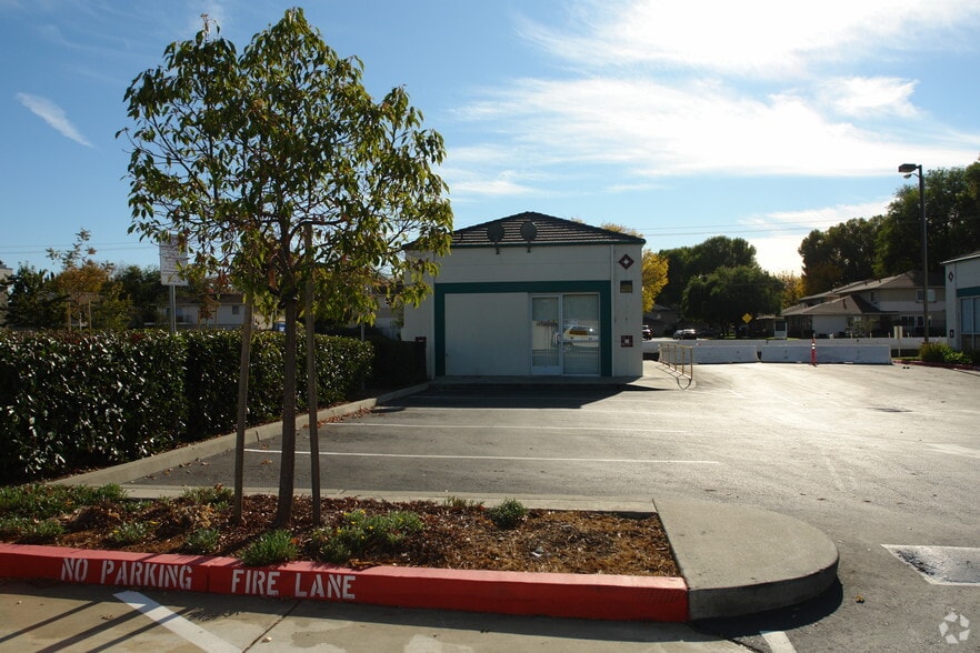 More Photos Of 151 Elmira Rd, Vacaville Freestanding For Sale