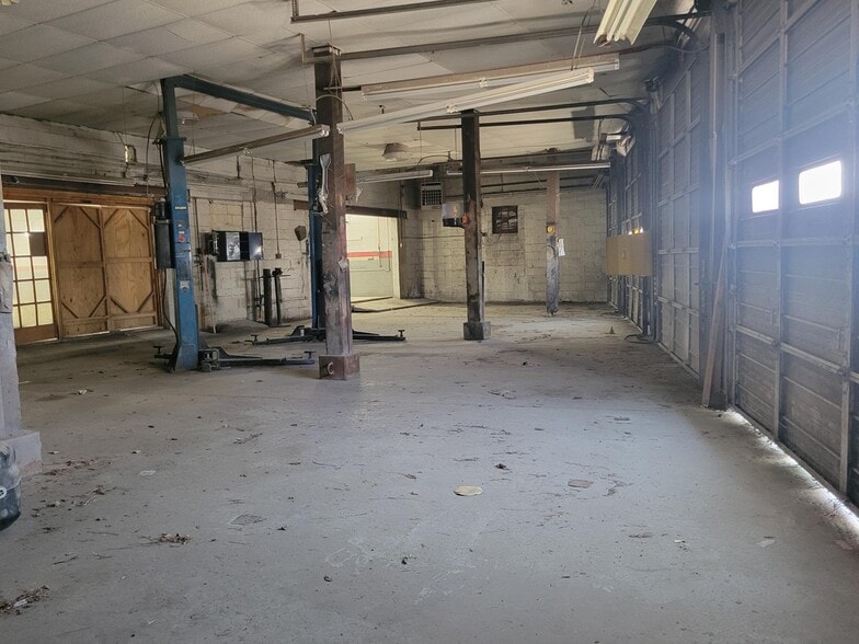 More Photos Of 406-416 Martin St, Salisbury Warehouse For Sale