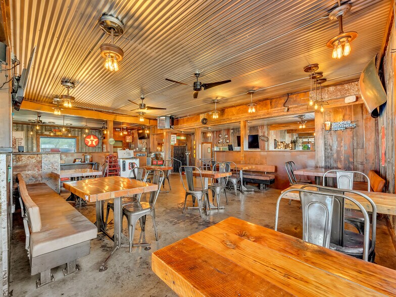 More Photos Of 780 US-101, Chinook Restaurant For Sale