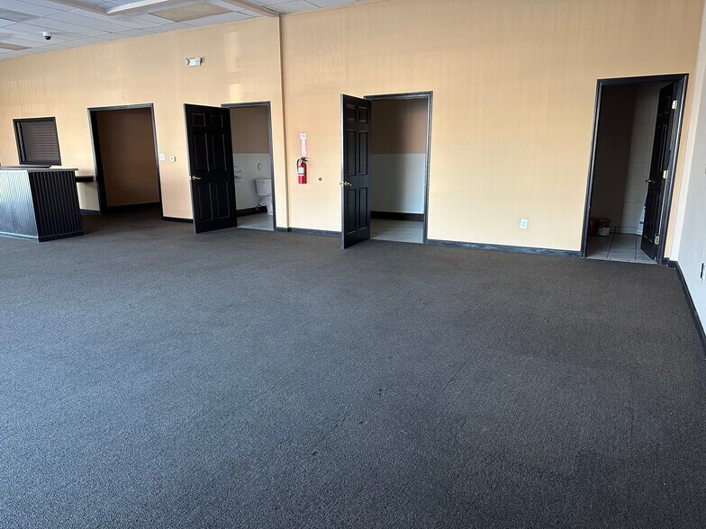 More Photos Of 305 W Arbor Vitae St, Inglewood Unknown For Lease