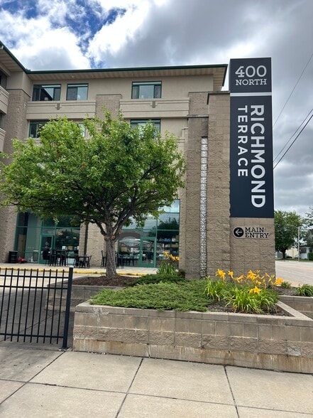 Primary Photo Of 400 N Richmond St, Appleton Apartments For Lease
